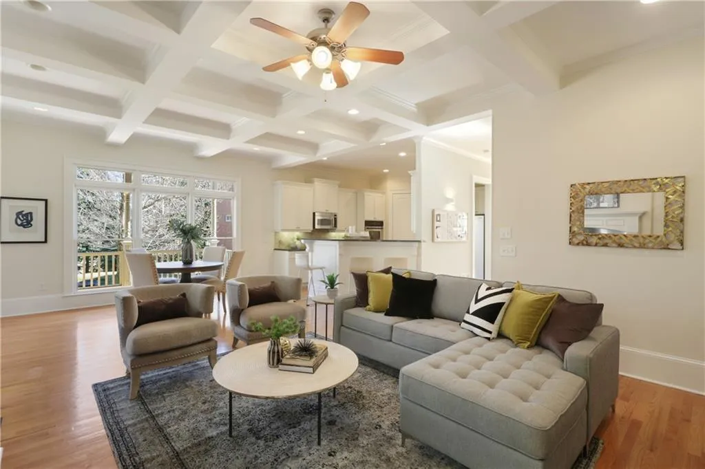 1090 Charles Towne Square, Sandy Springs, Georgia 30328, 4 Bedrooms Bedrooms, ,3 BathroomsBathrooms,Residential,Sold,1090 Charles Towne Square,6829603