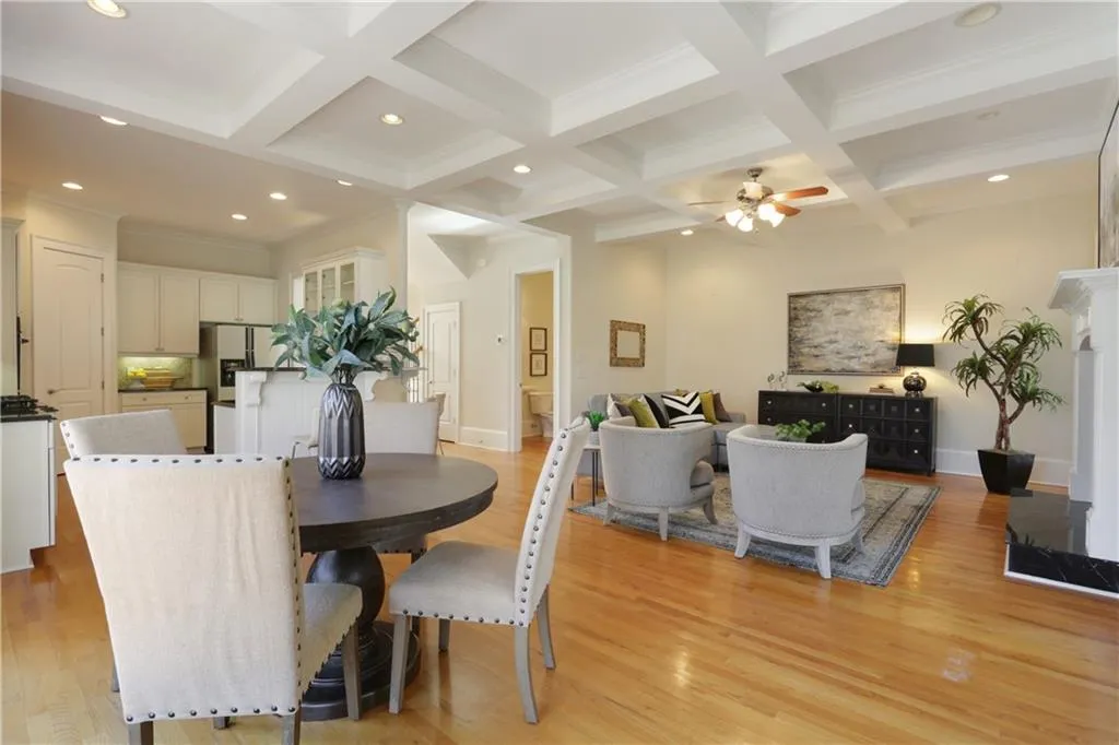 1090 Charles Towne Square, Sandy Springs, Georgia 30328, 4 Bedrooms Bedrooms, ,3 BathroomsBathrooms,Residential,Sold,1090 Charles Towne Square,6829603