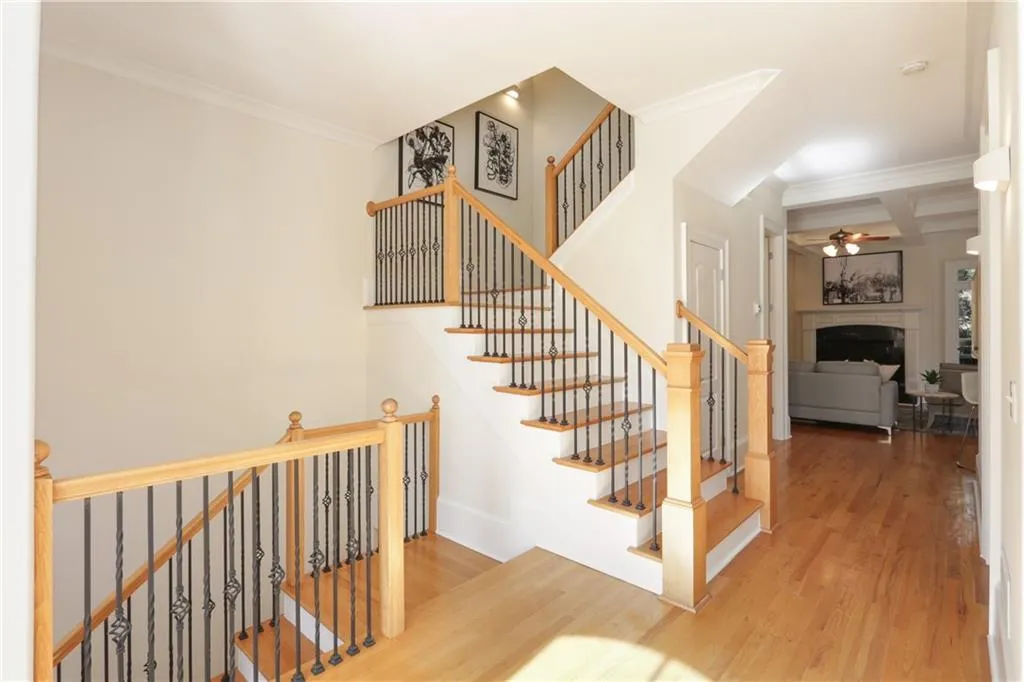 1090 Charles Towne Square, Sandy Springs, Georgia 30328, 4 Bedrooms Bedrooms, ,3 BathroomsBathrooms,Residential,Sold,1090 Charles Towne Square,6829603