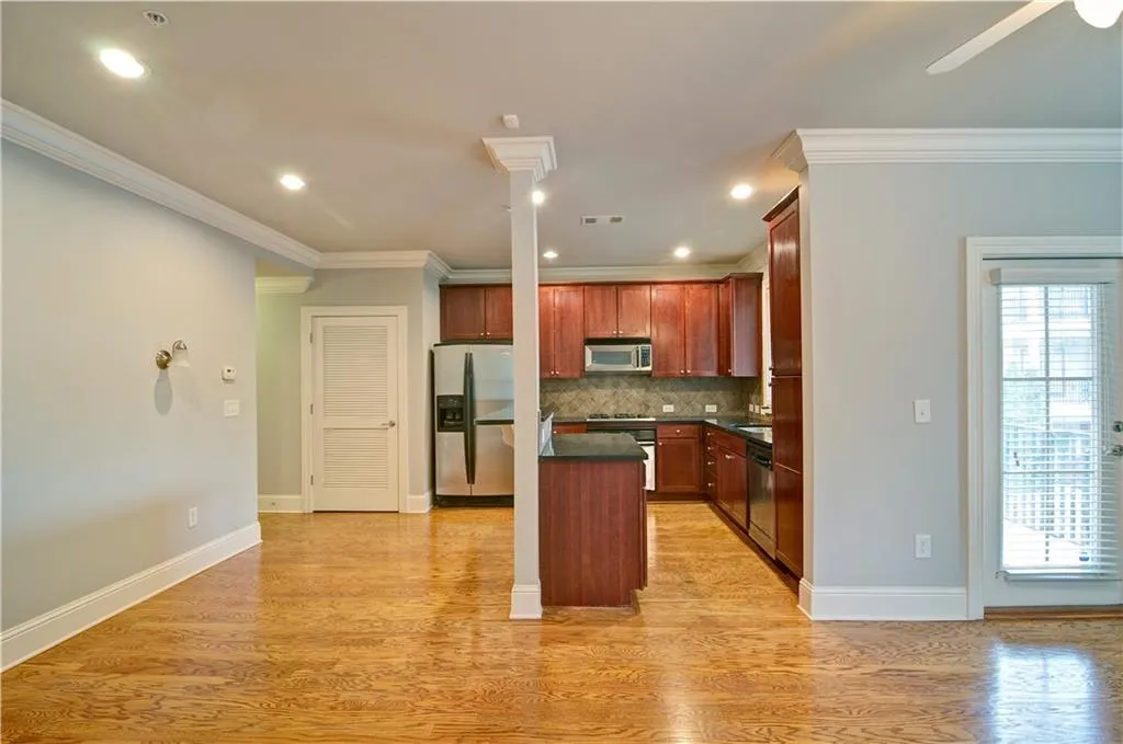 200 Le Gran Cove, Sandy Springs, Georgia 30328, 2 Bedrooms Bedrooms, ,2 BathroomsBathrooms,Residential,Sold,200 Le Gran Cove,6728887