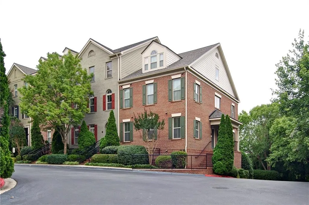 200 Le Gran Cove, Sandy Springs, Georgia 30328, 2 Bedrooms Bedrooms, ,2 BathroomsBathrooms,Residential,Sold,200 Le Gran Cove,6728887