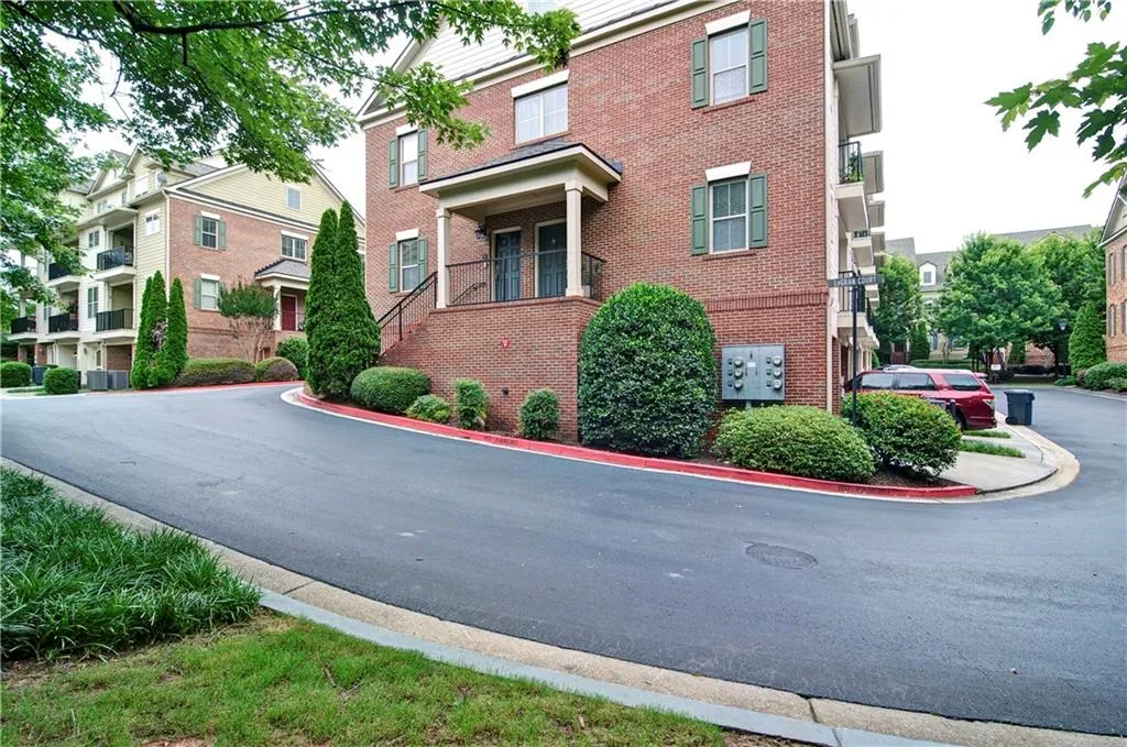 200 Le Gran Cove, Sandy Springs, Georgia 30328, 2 Bedrooms Bedrooms, ,2 BathroomsBathrooms,Residential,Sold,200 Le Gran Cove,6728887