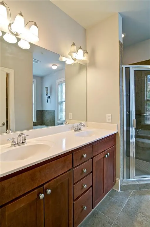 200 Le Gran Cove, Sandy Springs, Georgia 30328, 2 Bedrooms Bedrooms, ,2 BathroomsBathrooms,Residential,Sold,200 Le Gran Cove,6728887