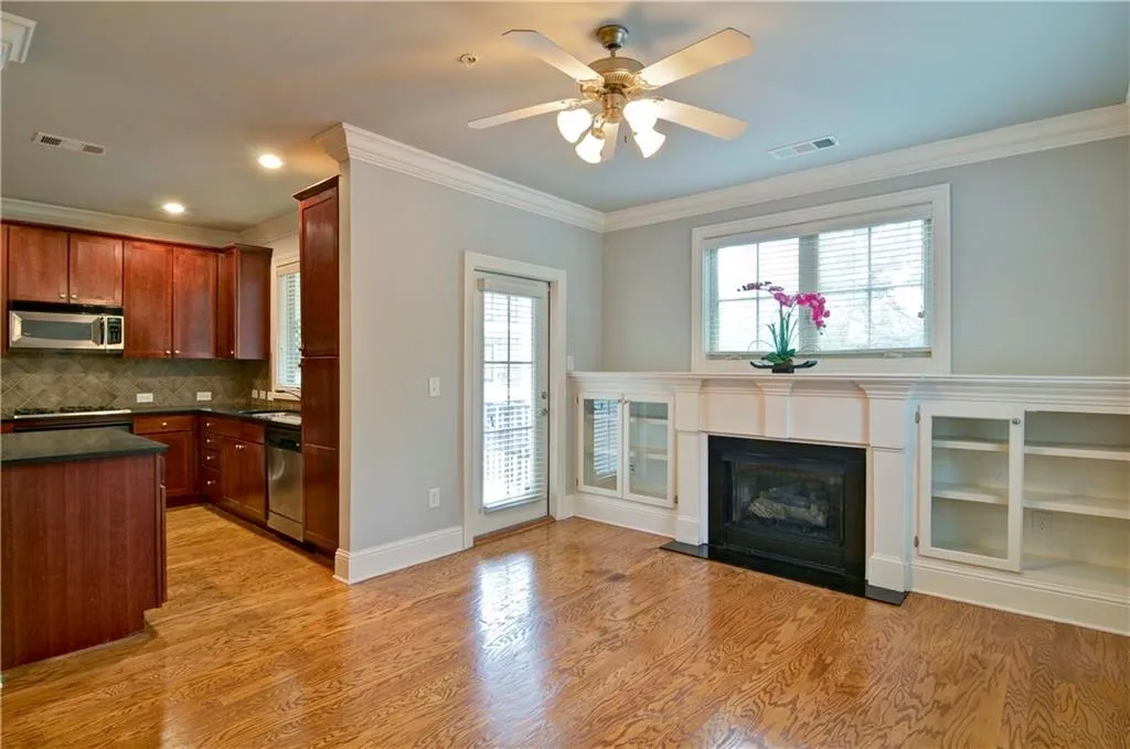 200 Le Gran Cove, Sandy Springs, Georgia 30328, 2 Bedrooms Bedrooms, ,2 BathroomsBathrooms,Residential,Sold,200 Le Gran Cove,6728887