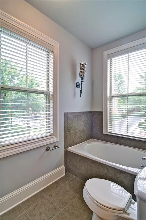 200 Le Gran Cove, Sandy Springs, Georgia 30328, 2 Bedrooms Bedrooms, ,2 BathroomsBathrooms,Residential,Sold,200 Le Gran Cove,6728887
