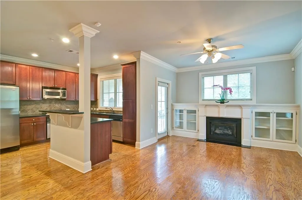 200 Le Gran Cove, Sandy Springs, Georgia 30328, 2 Bedrooms Bedrooms, ,2 BathroomsBathrooms,Residential,Sold,200 Le Gran Cove,6728887