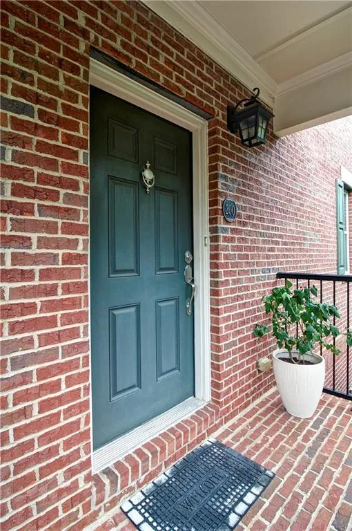 200 Le Gran Cove, Sandy Springs, Georgia 30328, 2 Bedrooms Bedrooms, ,2 BathroomsBathrooms,Residential,Sold,200 Le Gran Cove,6728887