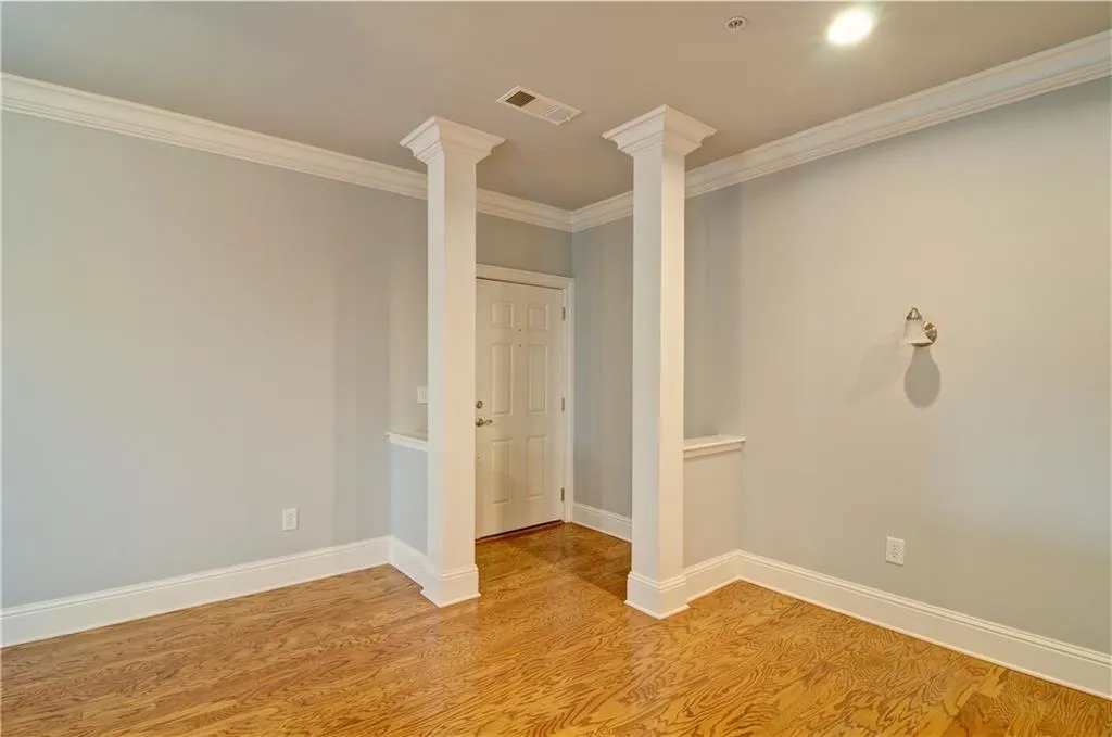 200 Le Gran Cove, Sandy Springs, Georgia 30328, 2 Bedrooms Bedrooms, ,2 BathroomsBathrooms,Residential,Sold,200 Le Gran Cove,6728887