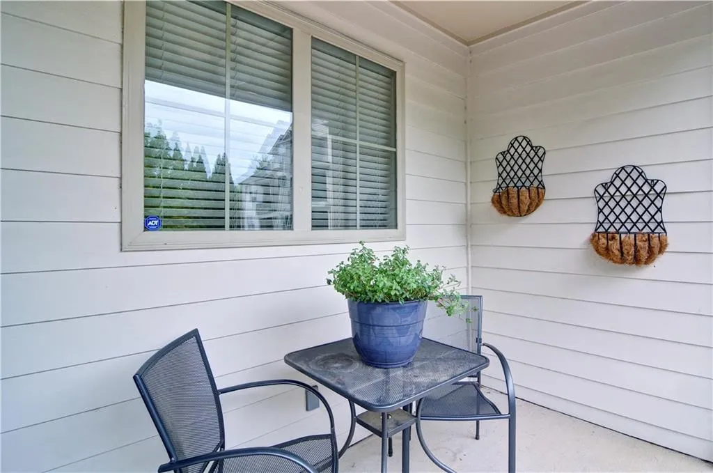 200 Le Gran Cove, Sandy Springs, Georgia 30328, 2 Bedrooms Bedrooms, ,2 BathroomsBathrooms,Residential,Sold,200 Le Gran Cove,6728887