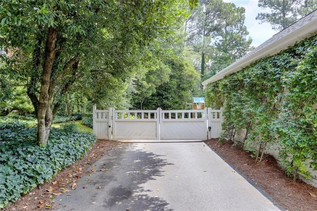 6155 Aberdeen Drive, Atlanta, Georgia 30328, 4 Bedrooms Bedrooms, ,3 BathroomsBathrooms,Residential,Sold,6155 Aberdeen Drive,6736934