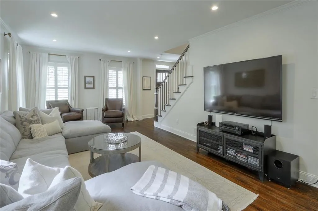 6155 Aberdeen Drive, Atlanta, Georgia 30328, 4 Bedrooms Bedrooms, ,3 BathroomsBathrooms,Residential,Sold,6155 Aberdeen Drive,6736934