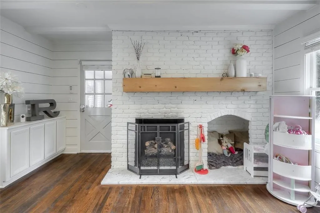 6155 Aberdeen Drive, Atlanta, Georgia 30328, 4 Bedrooms Bedrooms, ,3 BathroomsBathrooms,Residential,Sold,6155 Aberdeen Drive,6736934