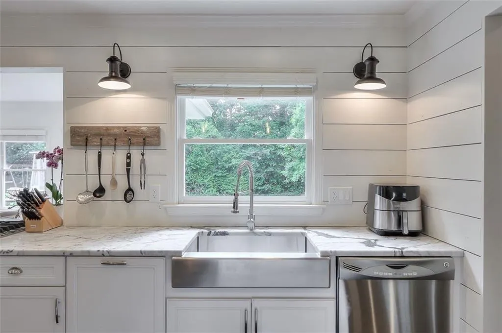 6155 Aberdeen Drive, Atlanta, Georgia 30328, 4 Bedrooms Bedrooms, ,3 BathroomsBathrooms,Residential,Sold,6155 Aberdeen Drive,6736934