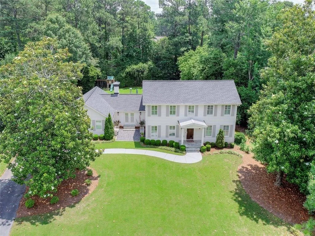 6155 Aberdeen Drive, Atlanta, Georgia 30328, 4 Bedrooms Bedrooms, ,3 BathroomsBathrooms,Residential,Sold,6155 Aberdeen Drive,6736934