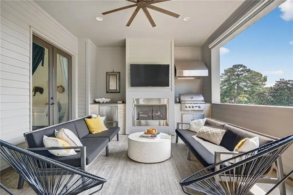 4012 Hazel Nut Lane, Atlanta, Georgia 30342, 4 Bedrooms Bedrooms, ,4 BathroomsBathrooms,Residential,For Sale,4012 Hazel Nut Lane,7695099