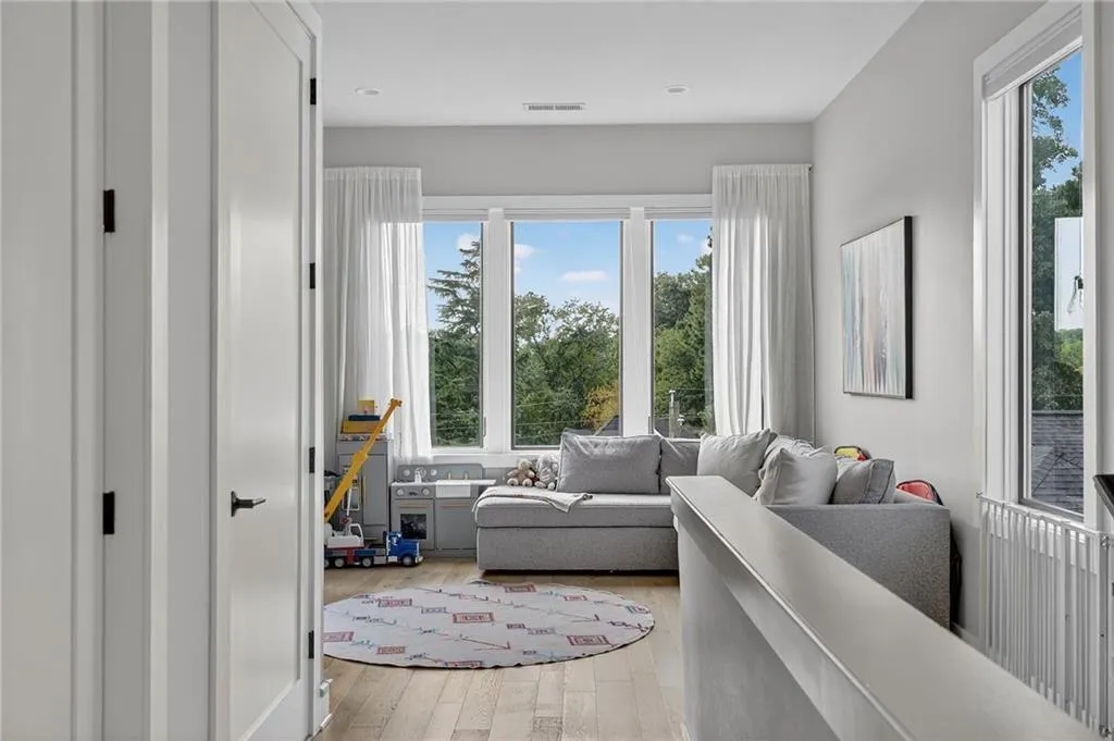 4012 Hazel Nut Lane, Atlanta, Georgia 30342, 4 Bedrooms Bedrooms, ,4 BathroomsBathrooms,Residential,For Sale,4012 Hazel Nut Lane,7695099