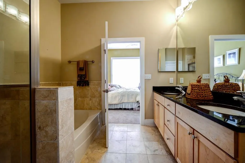 799 Hammond Drive Unit 102, Sandy Springs, Georgia 30328, 2 Bedrooms Bedrooms, ,2 BathroomsBathrooms,Residential,Sold,799 Hammond Drive Unit 102,5646186