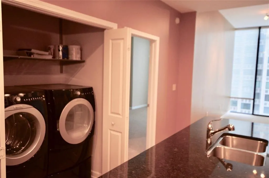 3040 Peachtree Road Nw Unit 1615, Atlanta, Georgia 30305, 1 Bedroom Bedrooms, ,1 BathroomBathrooms,Residential,Sold,3040 Peachtree Road Nw Unit 1615,5963357
