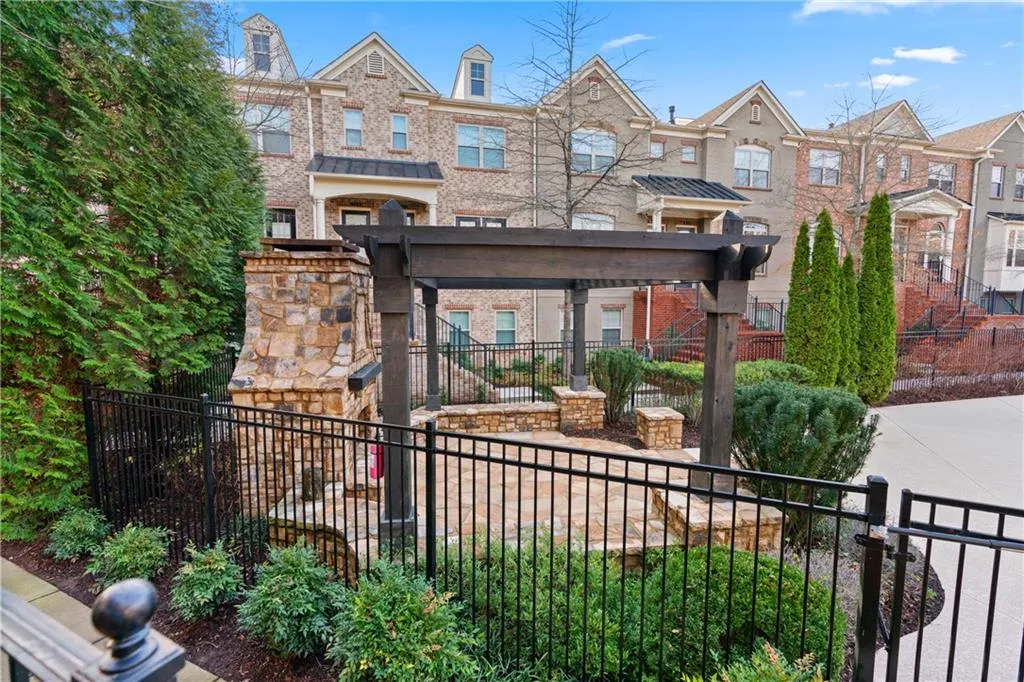 211 Alderwood Point Ne, Atlanta, Georgia 30328, 3 Bedrooms Bedrooms, ,3 BathroomsBathrooms,Residential,Sold,211 Alderwood Point Ne,7498316