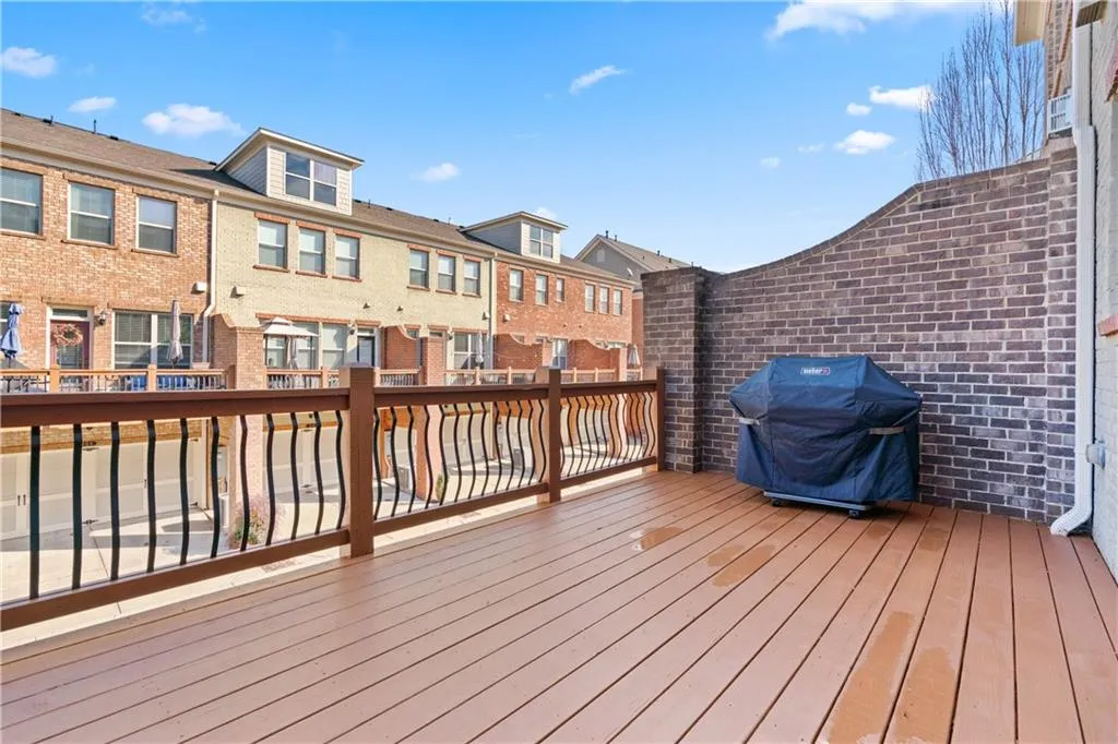 211 Alderwood Point Ne, Atlanta, Georgia 30328, 3 Bedrooms Bedrooms, ,3 BathroomsBathrooms,Residential,Sold,211 Alderwood Point Ne,7498316