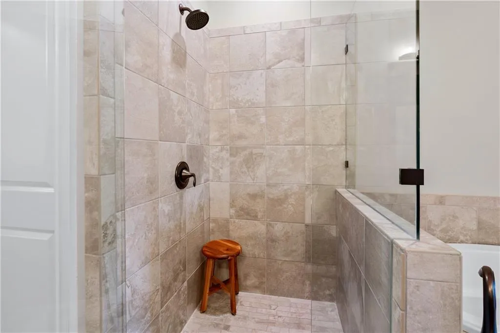 211 Alderwood Point Ne, Atlanta, Georgia 30328, 3 Bedrooms Bedrooms, ,3 BathroomsBathrooms,Residential,Sold,211 Alderwood Point Ne,7498316