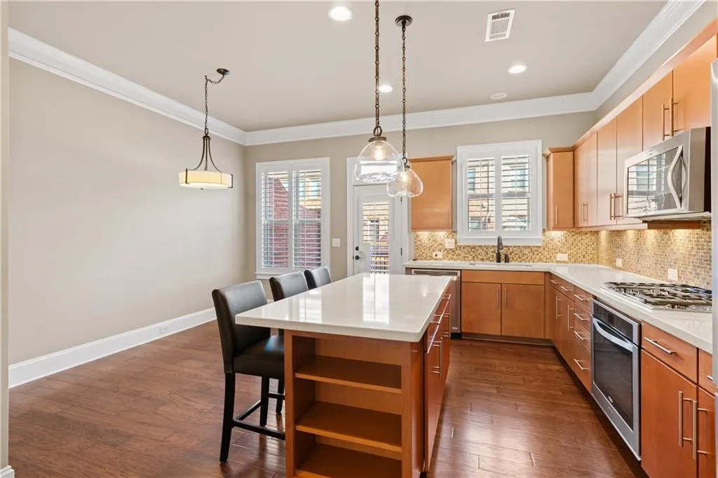 211 Alderwood Point Ne, Atlanta, Georgia 30328, 3 Bedrooms Bedrooms, ,3 BathroomsBathrooms,Residential,Sold,211 Alderwood Point Ne,7498316
