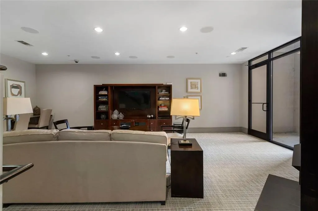 3621 Vinings Slope Se Unit 2115, Atlanta, Georgia 30339, 1 Bedroom Bedrooms, ,1 BathroomBathrooms,Residential,For Sale,3621 Vinings Slope Se Unit 2115,7670310