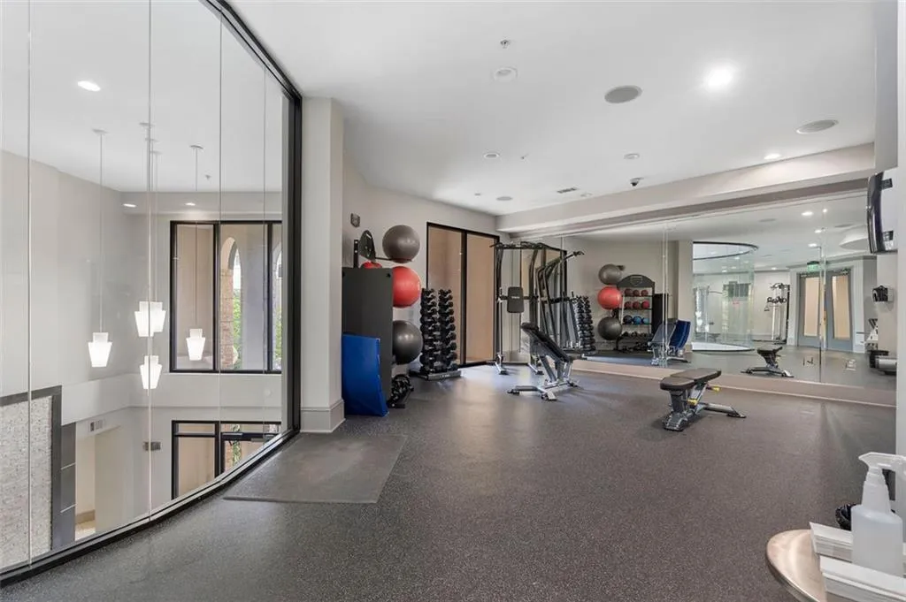 3621 Vinings Slope Se Unit 2115, Atlanta, Georgia 30339, 1 Bedroom Bedrooms, ,1 BathroomBathrooms,Residential,For Sale,3621 Vinings Slope Se Unit 2115,7670310