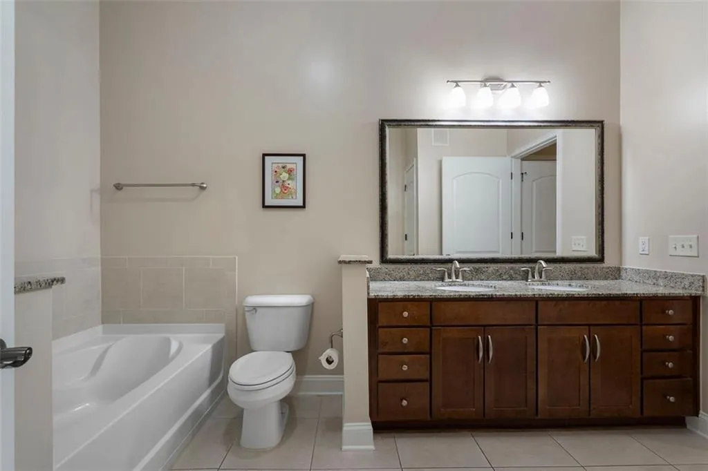 3621 Vinings Slope Se Unit 2115, Atlanta, Georgia 30339, 1 Bedroom Bedrooms, ,1 BathroomBathrooms,Residential,For Sale,3621 Vinings Slope Se Unit 2115,7670310