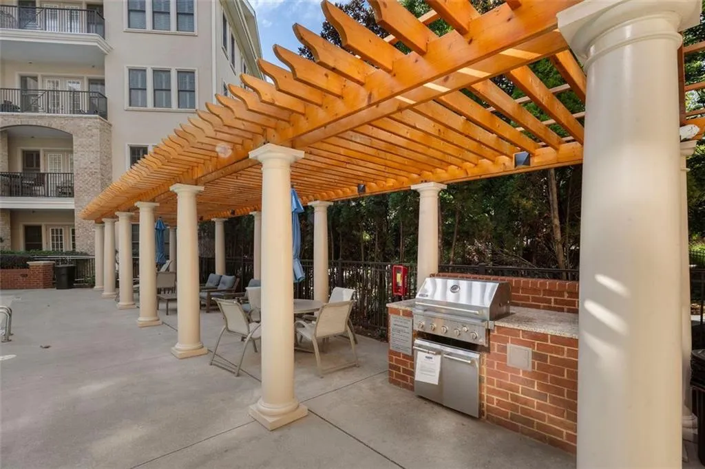 3621 Vinings Slope Se Unit 2115, Atlanta, Georgia 30339, 1 Bedroom Bedrooms, ,1 BathroomBathrooms,Residential,For Sale,3621 Vinings Slope Se Unit 2115,7670310