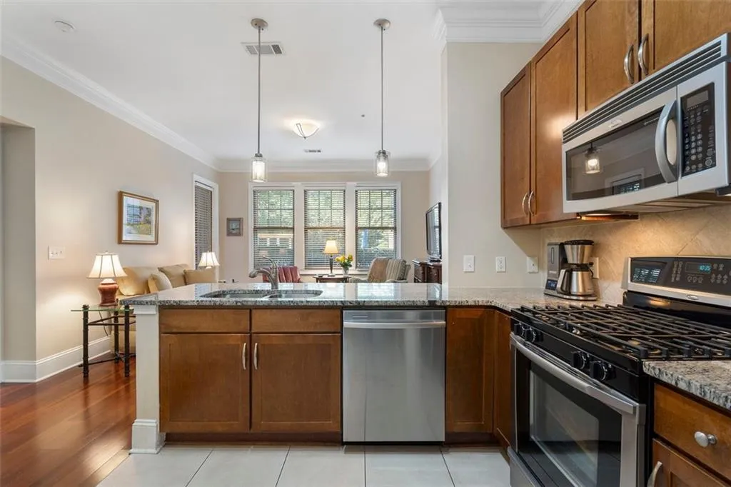 3621 Vinings Slope Se Unit 2115, Atlanta, Georgia 30339, 1 Bedroom Bedrooms, ,1 BathroomBathrooms,Residential,For Sale,3621 Vinings Slope Se Unit 2115,7670310