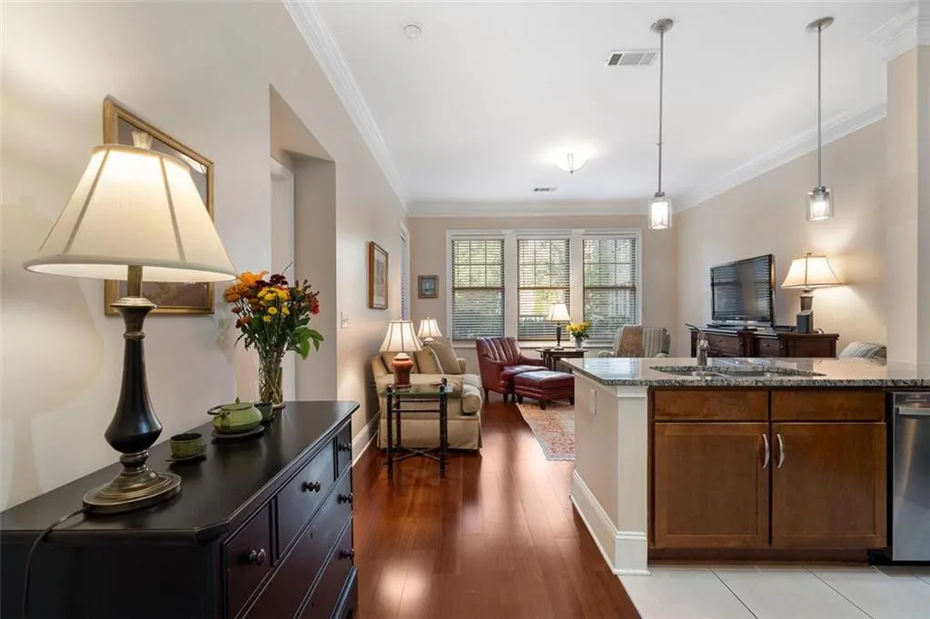 3621 Vinings Slope Se Unit 2115, Atlanta, Georgia 30339, 1 Bedroom Bedrooms, ,1 BathroomBathrooms,Residential,For Sale,3621 Vinings Slope Se Unit 2115,7670310