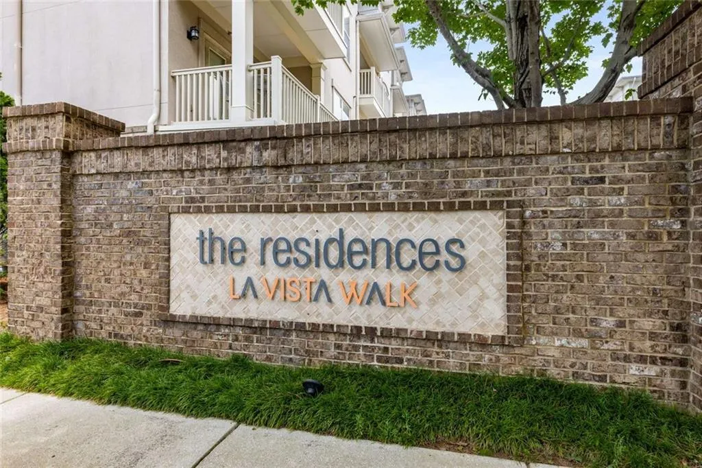1172 Lavista Circle Ne, Atlanta, Georgia 30324, 2 Bedrooms Bedrooms, ,2 BathroomsBathrooms,Residential,For Sale,1172 Lavista Circle Ne,7618188