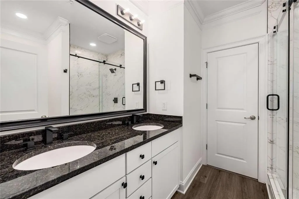 1172 Lavista Circle Ne, Atlanta, Georgia 30324, 2 Bedrooms Bedrooms, ,2 BathroomsBathrooms,Residential,For Sale,1172 Lavista Circle Ne,7618188