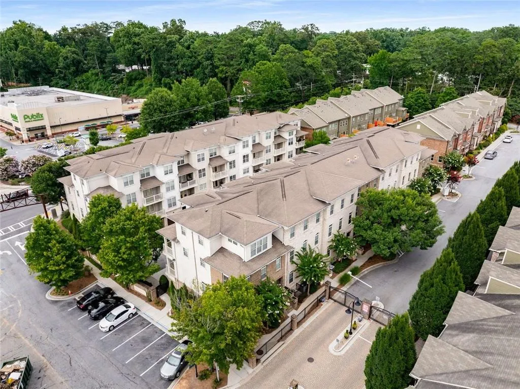 1172 Lavista Circle Ne, Atlanta, Georgia 30324, 2 Bedrooms Bedrooms, ,2 BathroomsBathrooms,Residential,For Sale,1172 Lavista Circle Ne,7618188