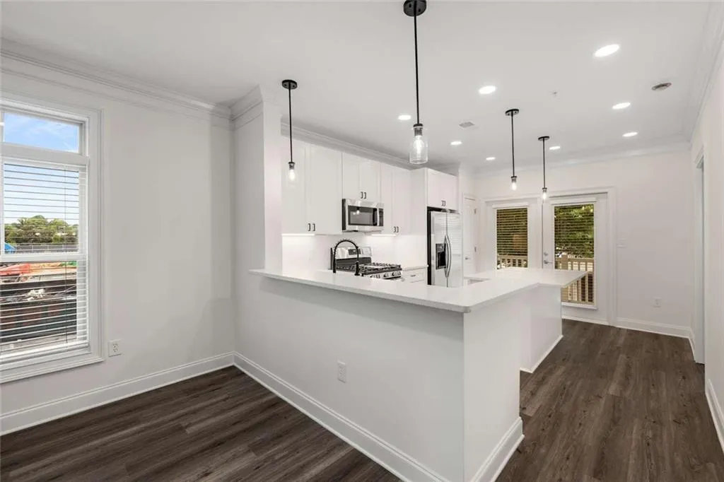 1172 Lavista Circle Ne, Atlanta, Georgia 30324, 2 Bedrooms Bedrooms, ,2 BathroomsBathrooms,Residential,For Sale,1172 Lavista Circle Ne,7618188