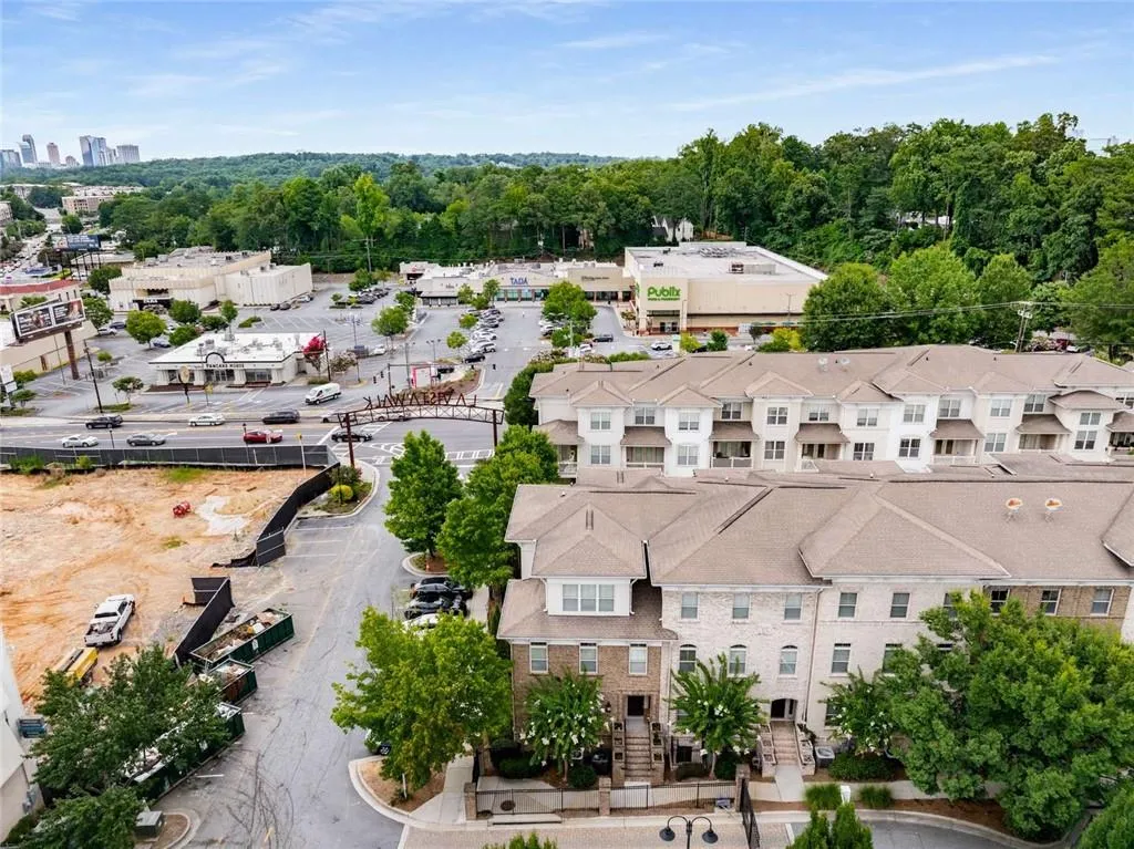 1172 Lavista Circle Ne, Atlanta, Georgia 30324, 2 Bedrooms Bedrooms, ,2 BathroomsBathrooms,Residential,For Sale,1172 Lavista Circle Ne,7618188