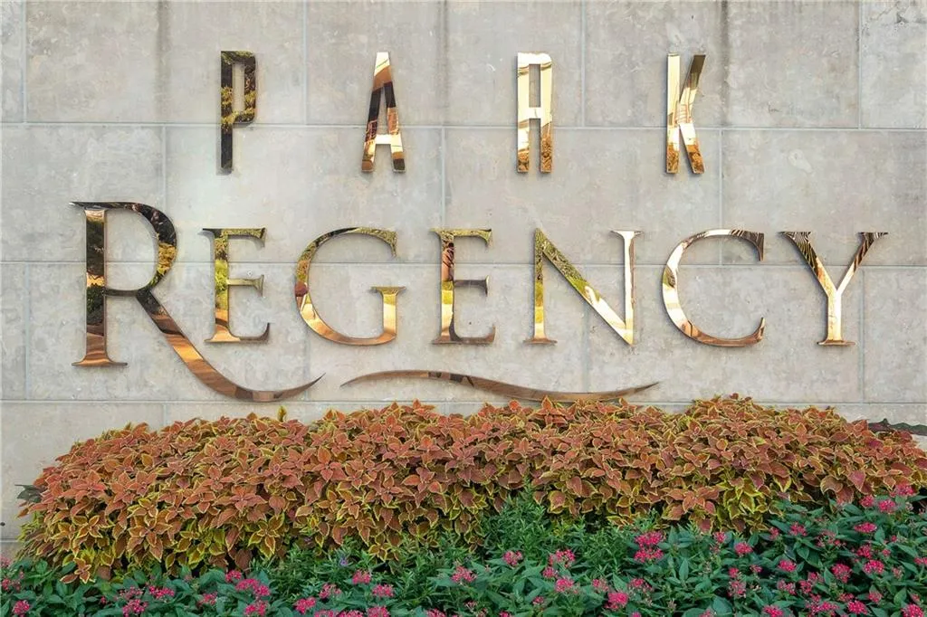 700 Park Regency Place Ne Unit 2404, Atlanta, Georgia 30326, 3 Bedrooms Bedrooms, 0 ,2 BathroomsBathrooms,Residential,For Sale,700 Park Regency Place Ne Unit 2404,7849446