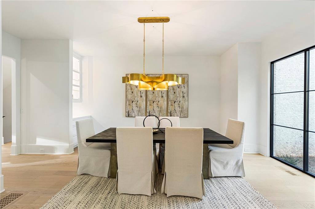 5070 Lake Forrest Dr, Sandy Springs, Georgia 30342, 6 Bedrooms Bedrooms, ,6 BathroomsBathrooms,Residential,Sold,5070 Lake Forrest Dr,7329345