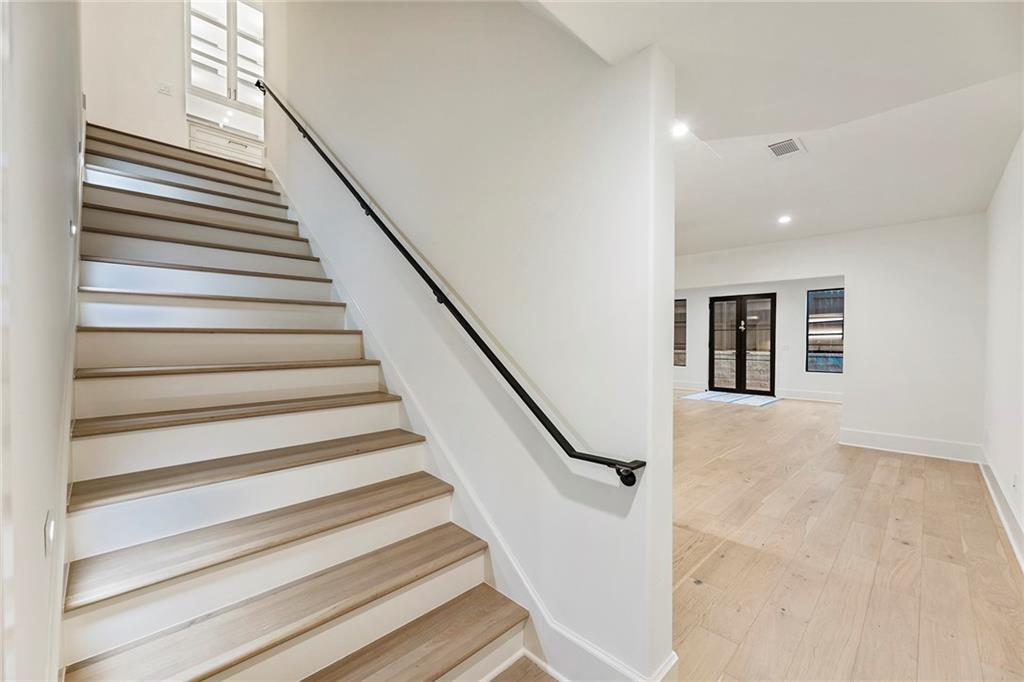 5070 Lake Forrest Dr, Sandy Springs, Georgia 30342, 6 Bedrooms Bedrooms, ,6 BathroomsBathrooms,Residential,Sold,5070 Lake Forrest Dr,7329345