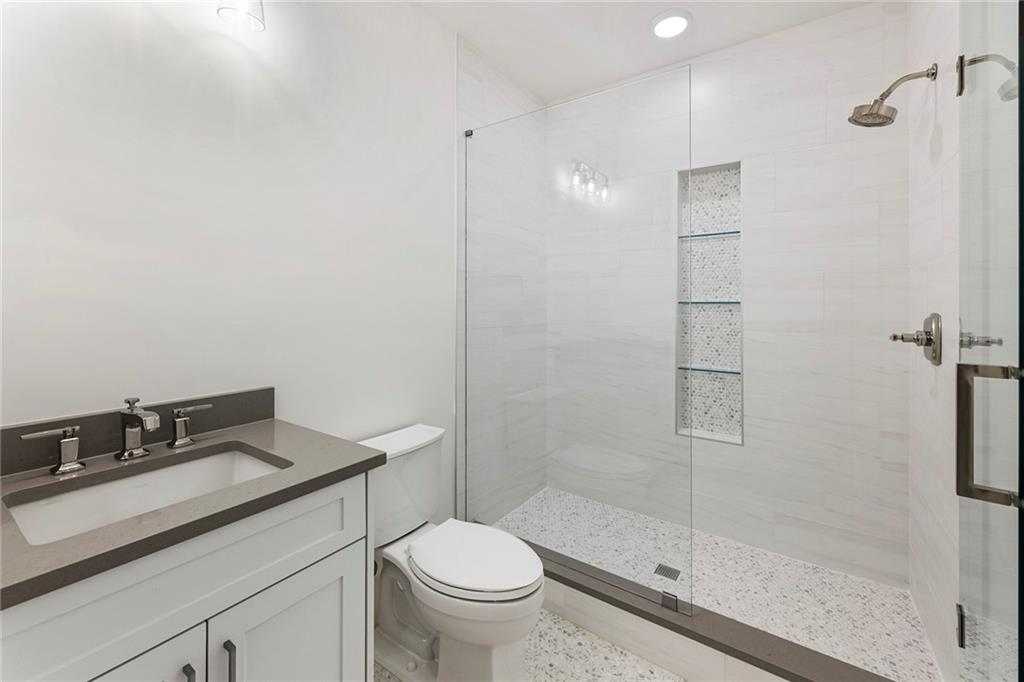 5070 Lake Forrest Dr, Sandy Springs, Georgia 30342, 6 Bedrooms Bedrooms, ,6 BathroomsBathrooms,Residential,Sold,5070 Lake Forrest Dr,7329345