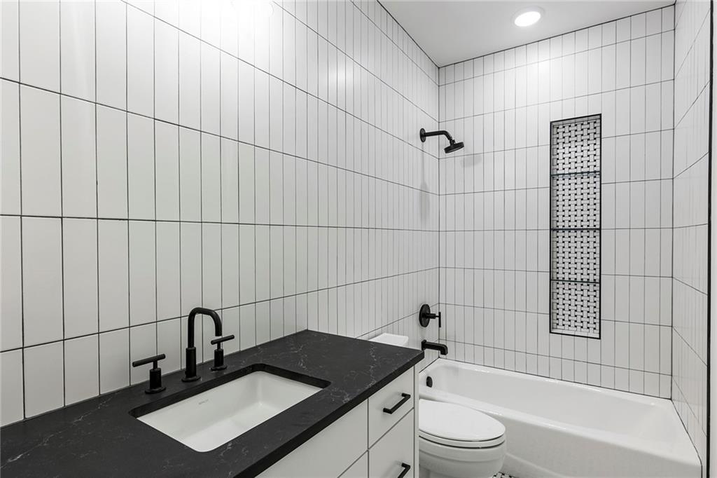 5070 Lake Forrest Dr, Sandy Springs, Georgia 30342, 6 Bedrooms Bedrooms, ,6 BathroomsBathrooms,Residential,Sold,5070 Lake Forrest Dr,7329345