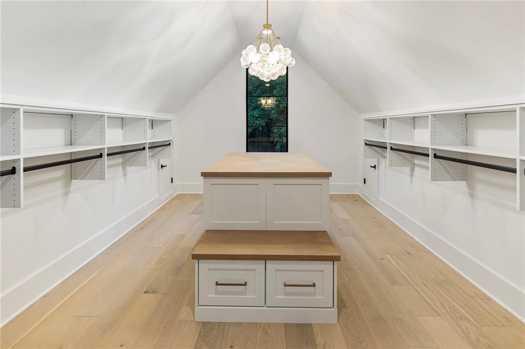 5070 Lake Forrest Dr, Sandy Springs, Georgia 30342, 6 Bedrooms Bedrooms, ,6 BathroomsBathrooms,Residential,Sold,5070 Lake Forrest Dr,7329345