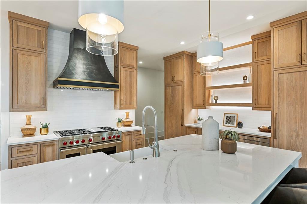 5070 Lake Forrest Dr, Sandy Springs, Georgia 30342, 6 Bedrooms Bedrooms, ,6 BathroomsBathrooms,Residential,Sold,5070 Lake Forrest Dr,7329345