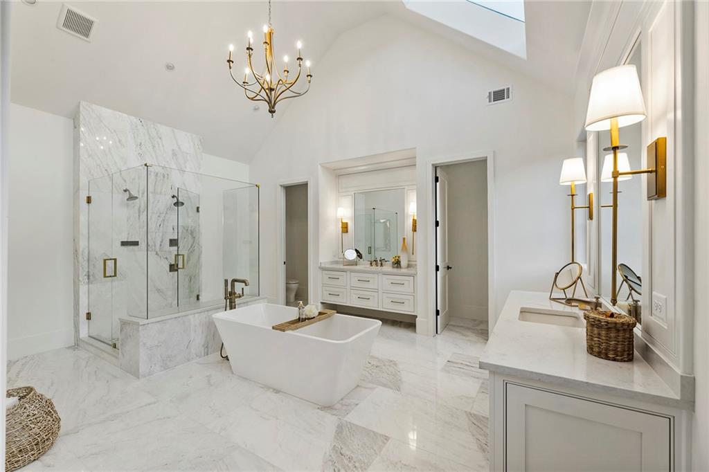 5070 Lake Forrest Dr, Sandy Springs, Georgia 30342, 6 Bedrooms Bedrooms, ,6 BathroomsBathrooms,Residential,Sold,5070 Lake Forrest Dr,7329345