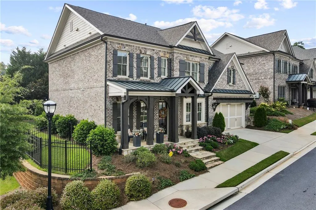 827 Novello Court Ne, Atlanta, Georgia 30342, 5 Bedrooms Bedrooms, ,4 BathroomsBathrooms,Residential,Sold,827 Novello Court Ne,6946458