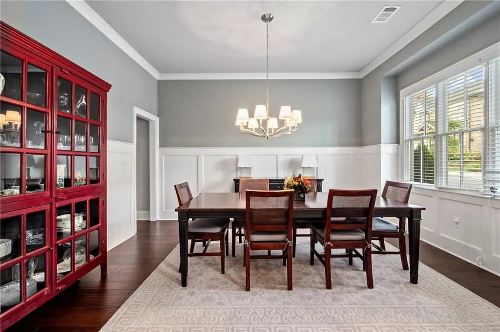 827 Novello Court Ne, Atlanta, Georgia 30342, 5 Bedrooms Bedrooms, ,4 BathroomsBathrooms,Residential,Sold,827 Novello Court Ne,6946458