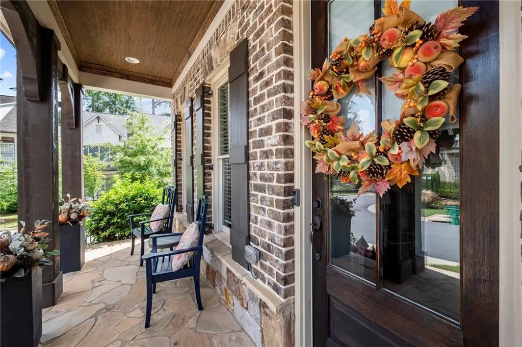 827 Novello Court Ne, Atlanta, Georgia 30342, 5 Bedrooms Bedrooms, ,4 BathroomsBathrooms,Residential,Sold,827 Novello Court Ne,6946458