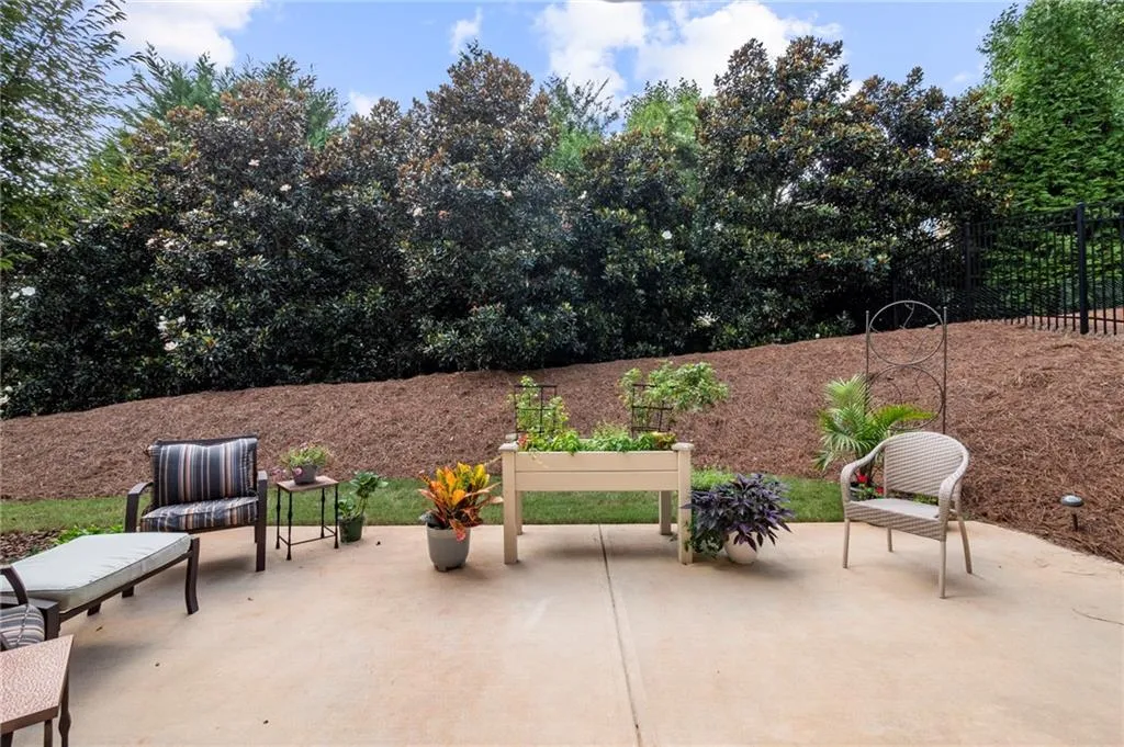 827 Novello Court Ne, Atlanta, Georgia 30342, 5 Bedrooms Bedrooms, ,4 BathroomsBathrooms,Residential,Sold,827 Novello Court Ne,6946458