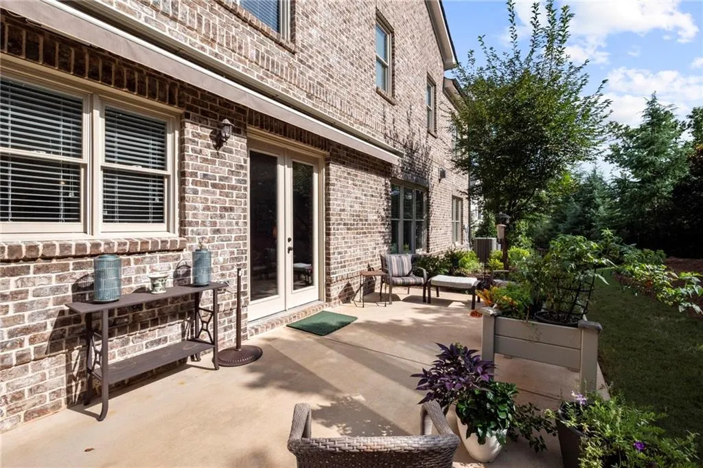 827 Novello Court Ne, Atlanta, Georgia 30342, 5 Bedrooms Bedrooms, ,4 BathroomsBathrooms,Residential,Sold,827 Novello Court Ne,6946458